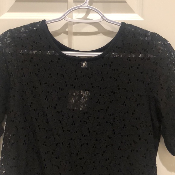 NWT Anthropologie  Weston Wear Upstaged Lace Tee Split Blouse Black Size Small - Picture 2 of 15